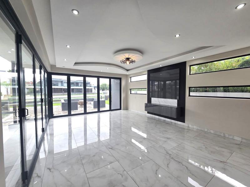 5 Bedroom Property for Sale in The Islands Estates North West